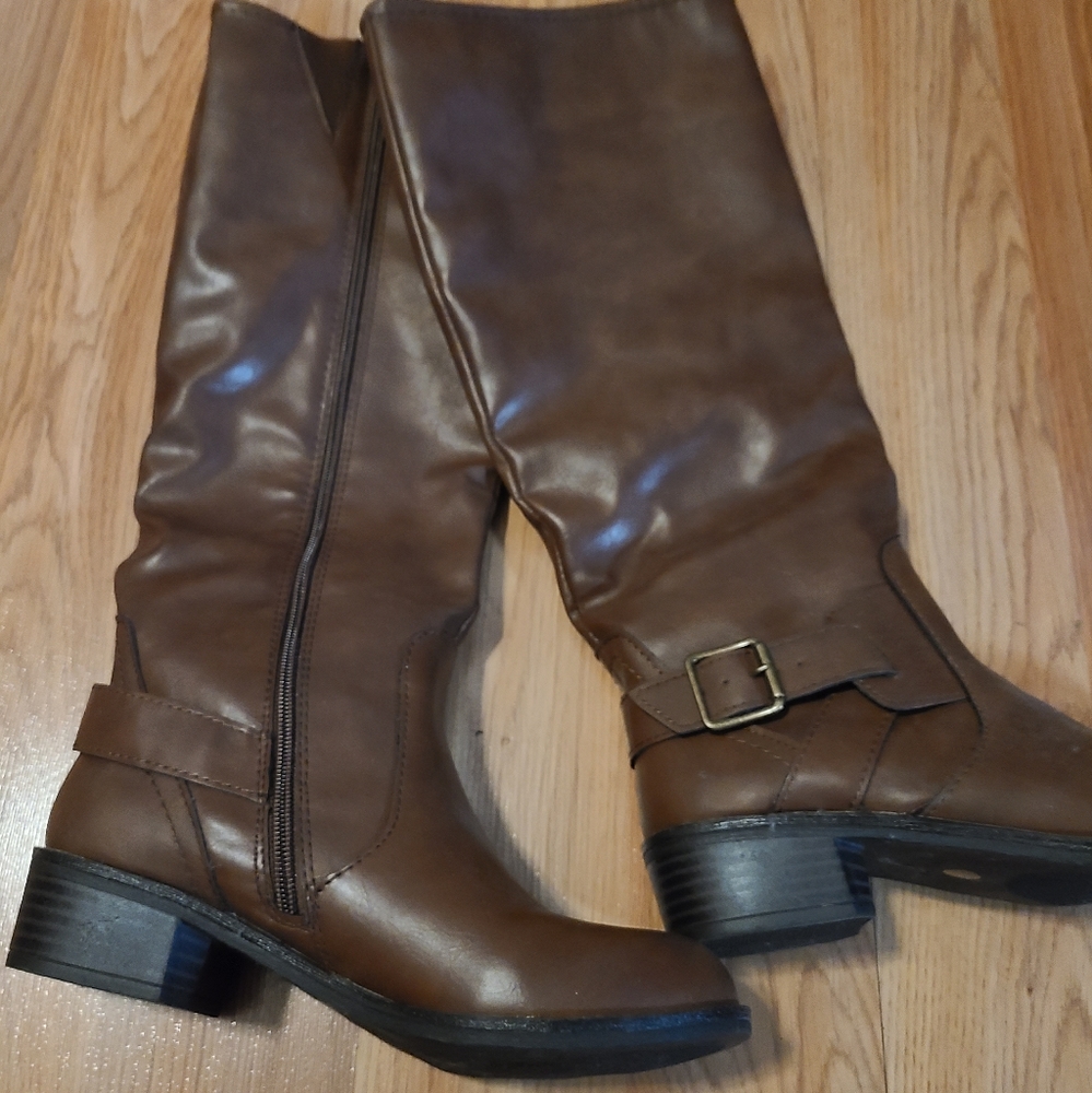 🌟 4/$20 Arizona Jean Company Brown Boots - size 7